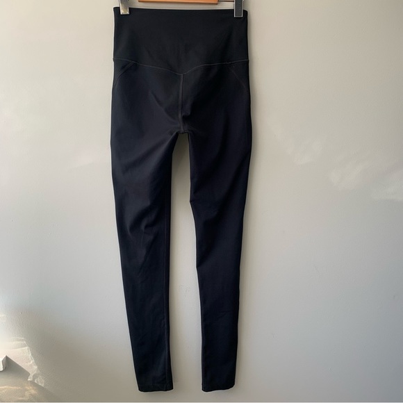 Girlfriend Collective Compressive High-Rise Legging - Picture 4 of 4